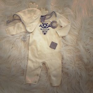 TAHARI BABY reindeer onesie and hat
